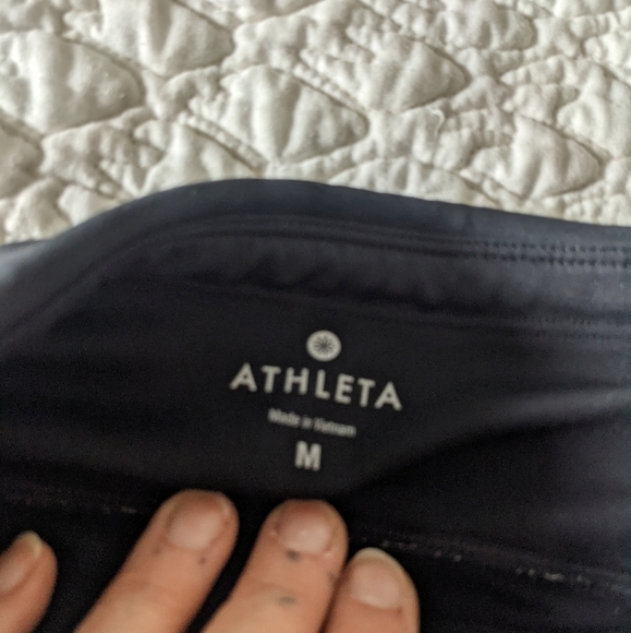 ATHLETA Black Cropped Leggings reflective M - Picture 3 of 11